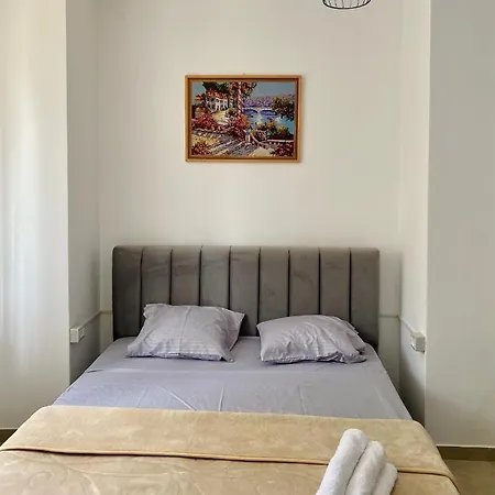 Studio * Тирана