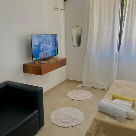 Studio * Тирана